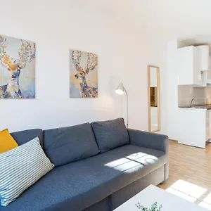 https://moderno-estudio-arroyo-de-la-miel.hotelsinnerja.org