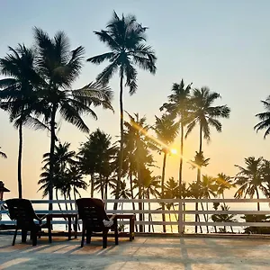 https://sunset-ville-beach-resort.kerala-hotels.net