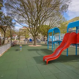 https://cozy-and-sunny-family-apartment.hotels-lisbon-portugal.com